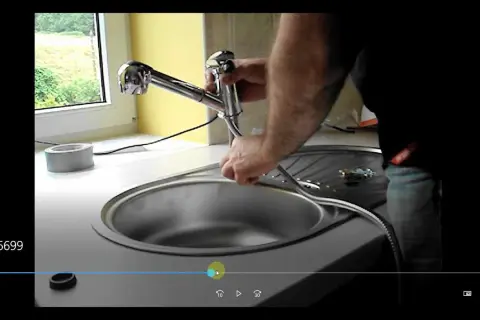 Jak zamontować kran w kuchni? Poradnik DIY krok po kroku